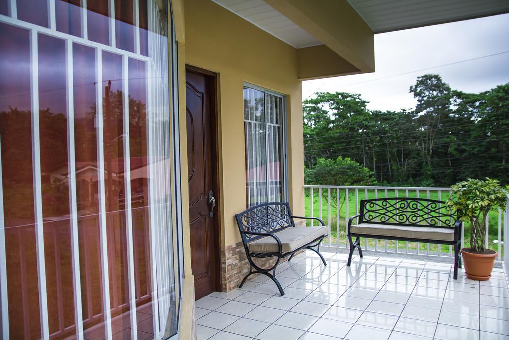 Apartamentos Valle Del Volcan La Fortuna Eksteriør bilde