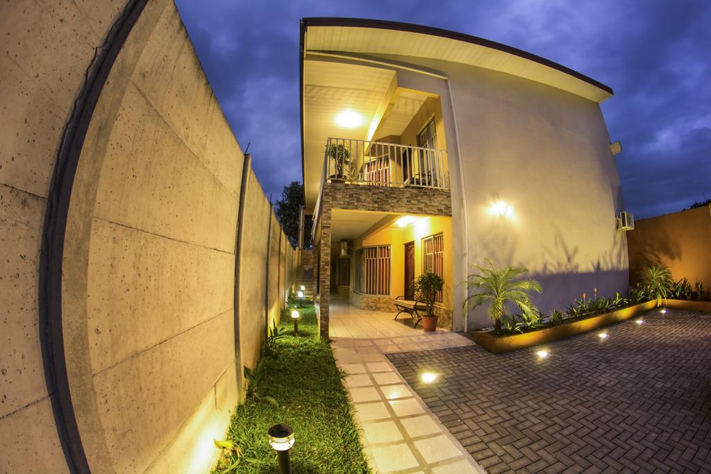 Apartamentos Valle Del Volcan La Fortuna Eksteriør bilde