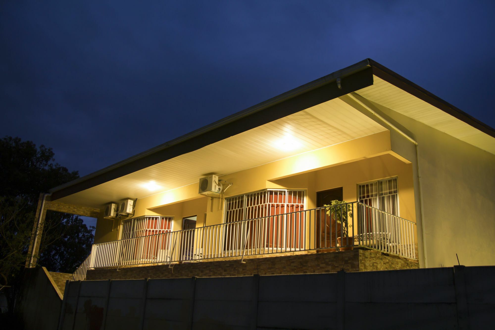 Apartamentos Valle Del Volcan La Fortuna Eksteriør bilde